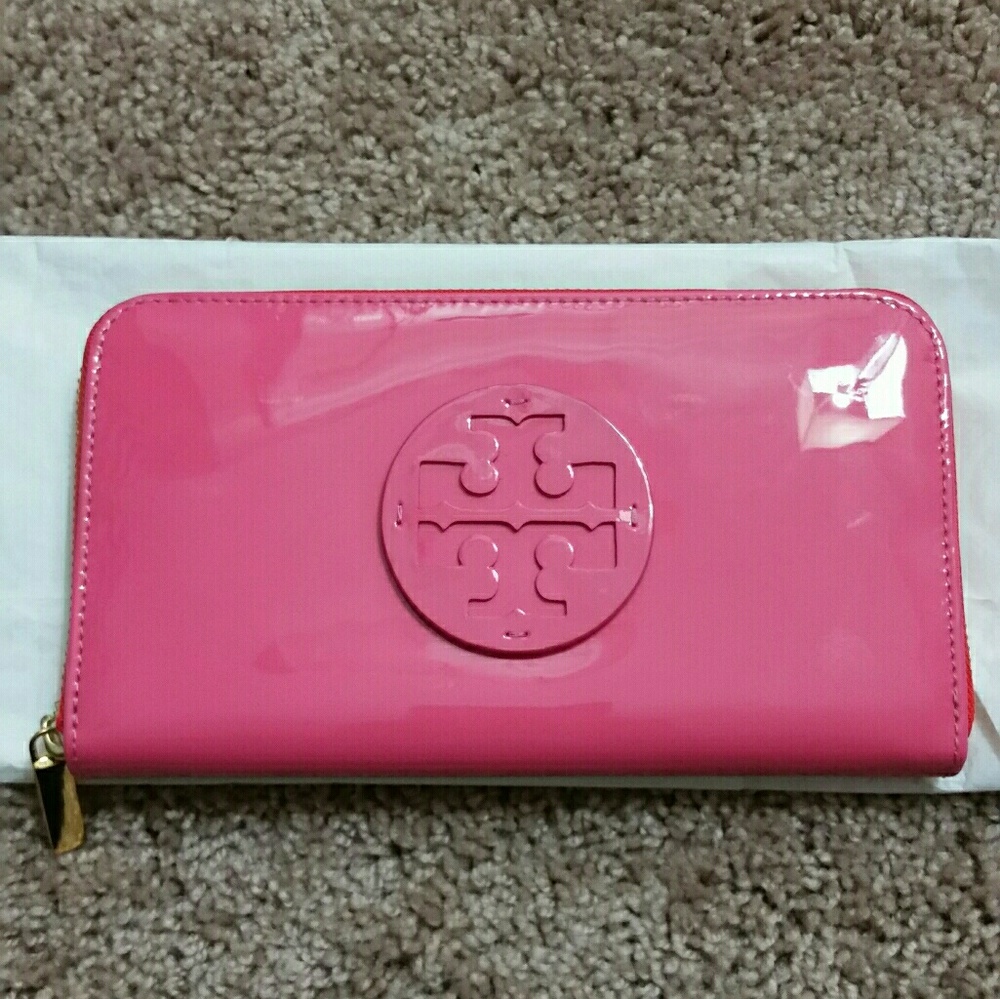 Tory Burch Stacked Patent Zip Continental Wallet
